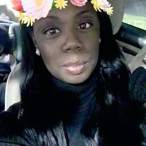 Meet your Posher, Mia